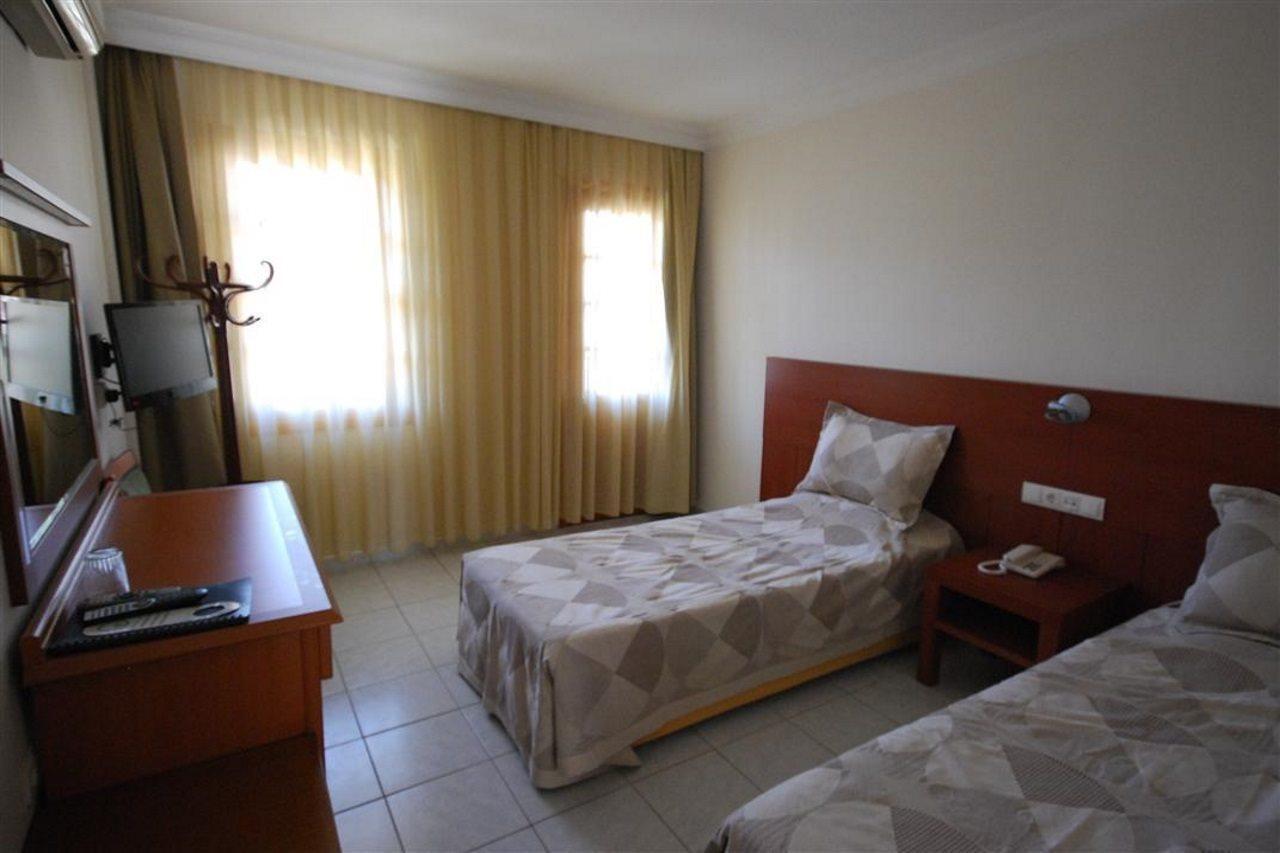 Saray Hotel Ölüdeniz Esterno foto